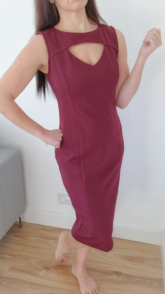 Isabella burgundy knee length sleeveless dress